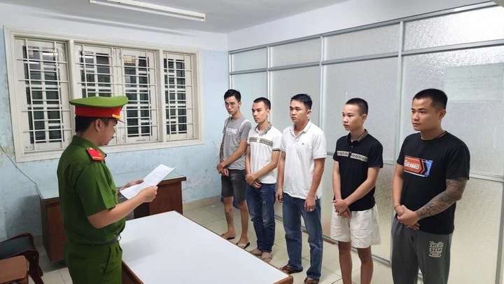 Tạo trang web đánh bạc giả mạo, nhóm đối tượng lừa hơn 300 người