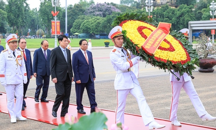 Lãnh đạo Đảng, Nhà nước viếng Chủ tịch Hồ Chí Minh và các Anh hùng liệt sĩ