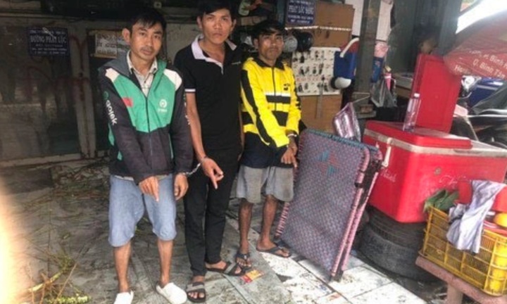 Bắt 2 anh em ruột nhận tạt sơn