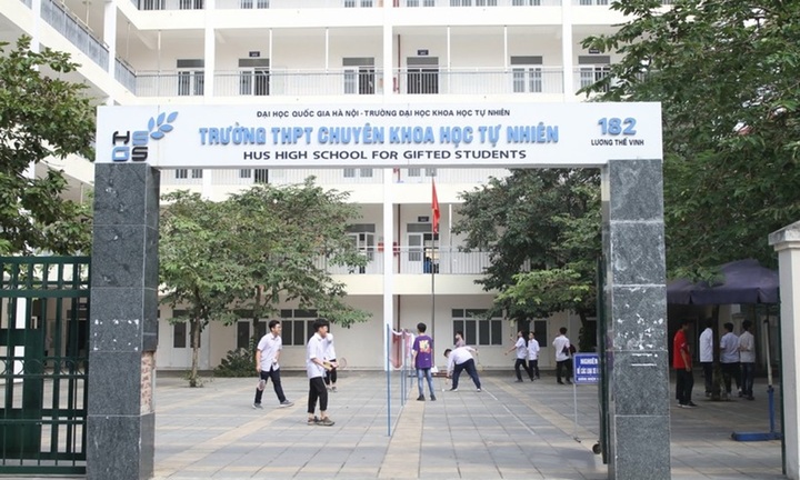 Tỉ lệ chọi cao nhất vào lớp 10 Trường THPT Chuyên Khoa học Tự nhiên?