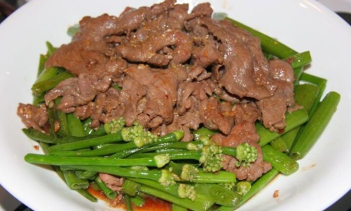 Đổi thực đơn cho cả nhà bằng món đậu bắp xào thịt bò thơm ngon bổ dưỡng