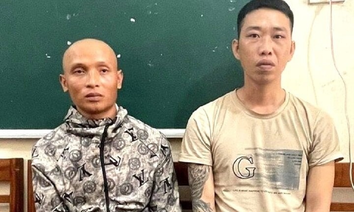 “Ôm” ma túy trong người, 2 đối tượng lao thẳng xe vào cảnh sát hòng thoát thân