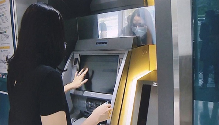 Để lộ mật khẩu ATM có nguy hiểm? Cần làm gì khi bị lộ mật khẩu ATM?