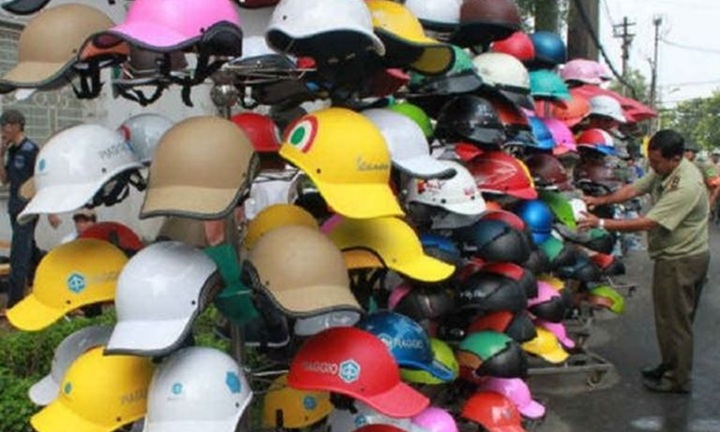 Đội mũ bảo hiểm kém chất lượng có bị xử phạt không?