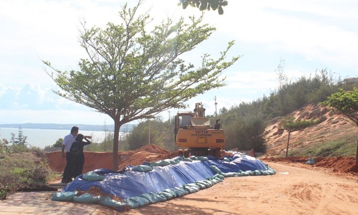 Tin thời sự mới nhất ngày 24/5: UBND Bình Thuận chỉ đạo khẩn sau vụ tràn cát