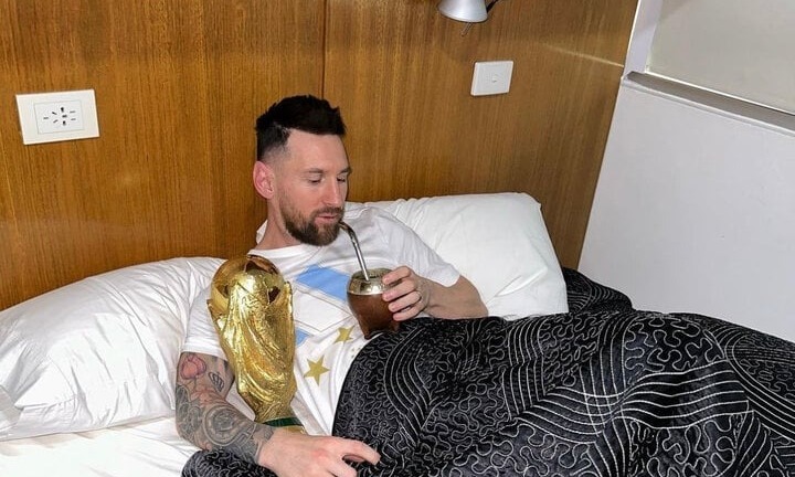 Loại “nước khoái” được Messi mê đắm, thần kỳ đến mức GOAT đi đâu cũng mang theo