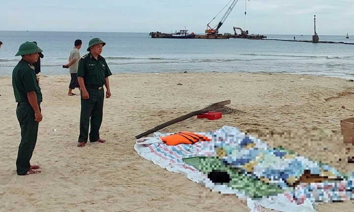 Tìm thấy thi thể công nhân mất tích khi tắm biển ở Thừa Thiên Huế