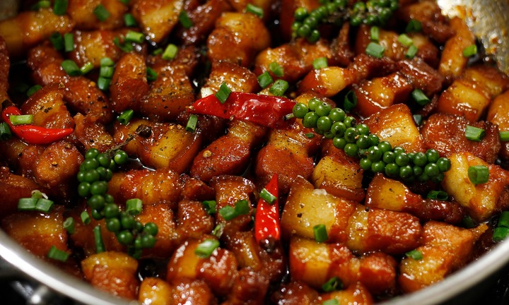 Bí quyết cho món thịt kho tiêu ngon đậm đà, mềm tan trong miệng