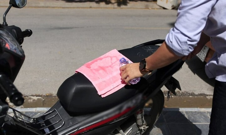 Bật mí mẹo hạ nhiệt yên xe máy trong ngày nắng nóng