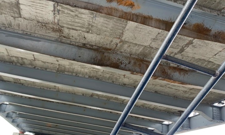 Vĩnh Long: Tàu chở gần 1.000 tấn đá đâm lệch nhịp cầu Mang Thít