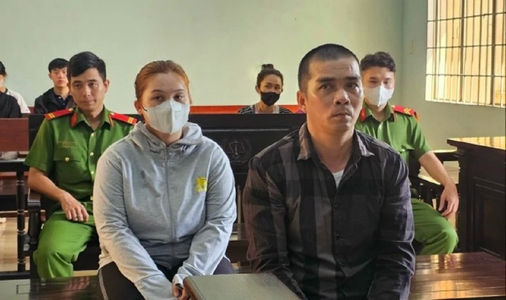 Mẹ ruột và nhân tình lãnh án tù vì cùng nhau hành hạ con trai 3 tuổi