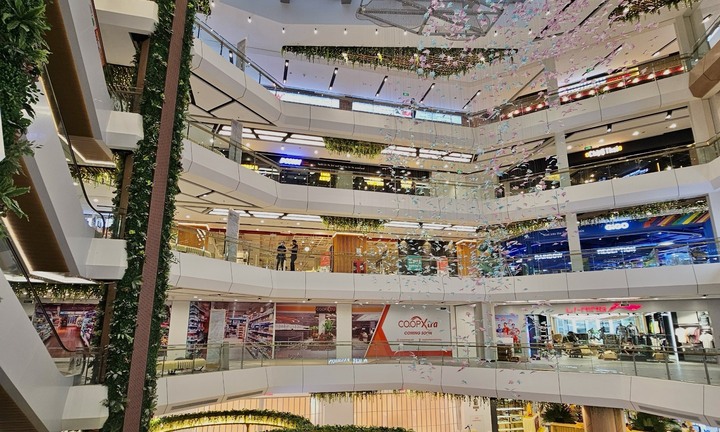 Hé lộ diện mạo Vincom Mega Mall Grand Park - Tâm điểm mua sắm, ẩm thực, vui chơi lý tưởng hè 2024