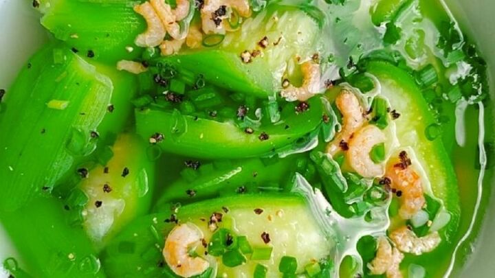 Ra chợ mua mướp: Nên chọn vỏ xanh đậm hay nhạt