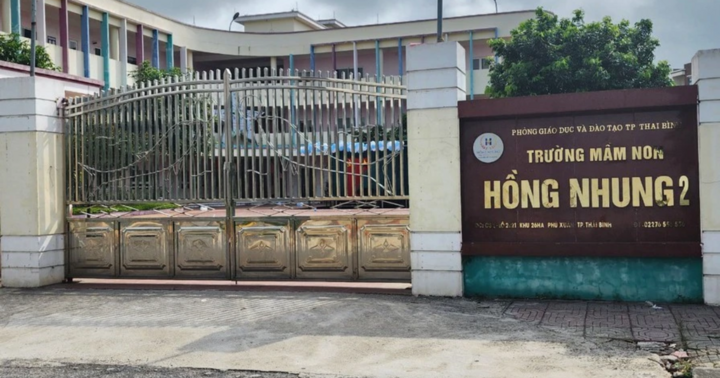 Vụ bé 5 tuổi bị bỏ quên trên xe đưa đón: Khởi tố thêm lái xe và 2 giáo viên