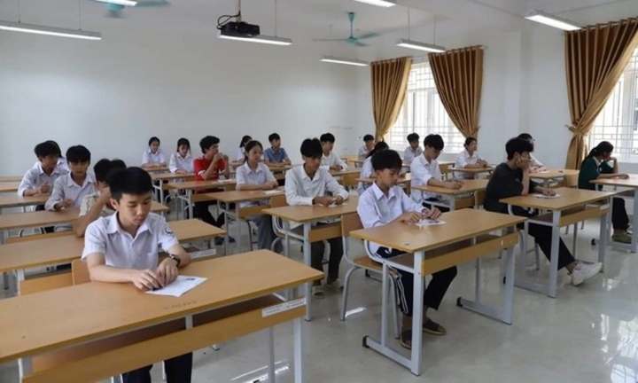 Kỳ thi tuyển sinh vào lớp 10: Đề thi, đáp án gợi ý môn Ngữ văn ở Quảng Ninh