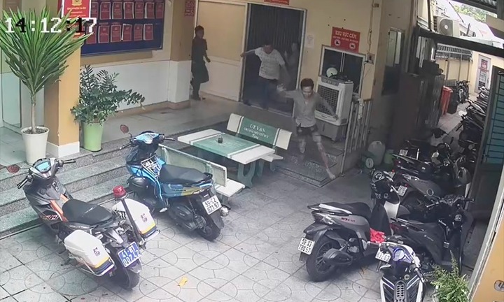 Vụ nghi phạm vờ đi vệ sinh để tháo chạy: Công an làm rõ lời khai của một phụ nữ