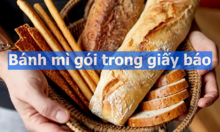 Bánh mì gói trong giấy báo 