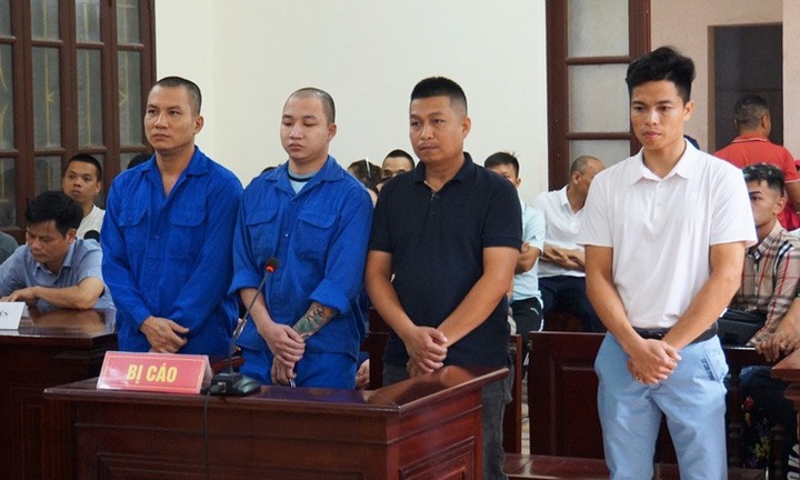 Giám đốc lái ô tô tông vào xe máy chở 3 người, lĩnh án 9 tháng tù