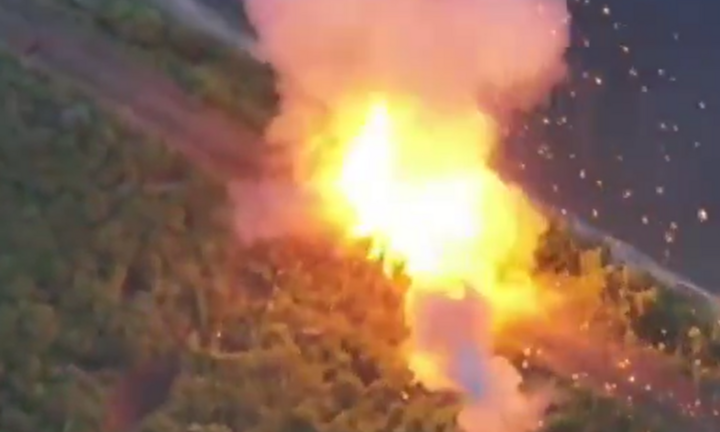 Lộ tử huyệt, xe tăng “mai rùa” của Nga bị FPV Ukraine “hạ gục”?