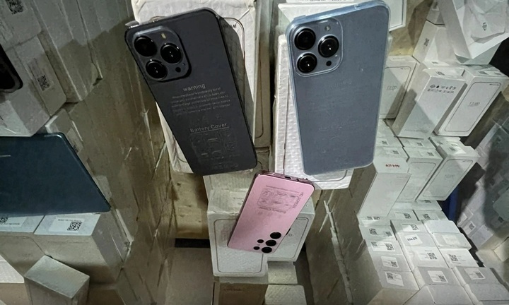 Phát hiện kho hàng iPhone nhập lậu qua theo dõi kênh bán hàng TikTok Shop