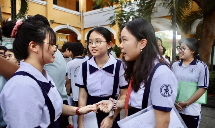 Đề thi tuyển sinh lớp 10 môn Toán tại Hà Nội năm 2024