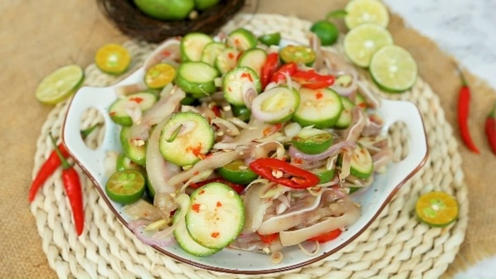 Cách làm gỏi cóc tai heo chua ngọt giòn ngon, hấp dẫn tại nhà