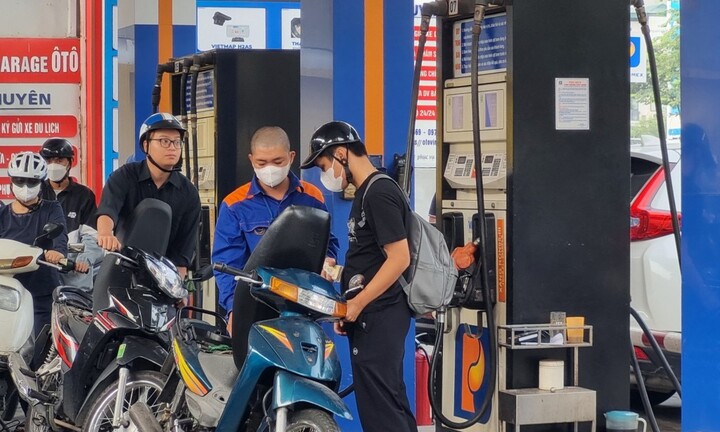 Dự báo giá xăng ngày mai nhiều khả năng bật tăng trở lại