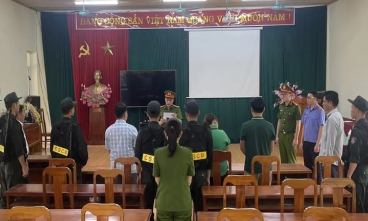 Lập hồ sơ khống, Bí thư và Chủ tịch xã ở Bắc Kạn bị khởi tố