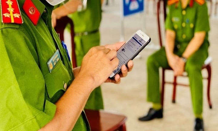 Trường hợp nào công an có quyền kiểm tra điện thoại