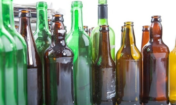 Nguyên nhân thú vị khiến vỏ chai bia thường có màu xanh hoặc nâu