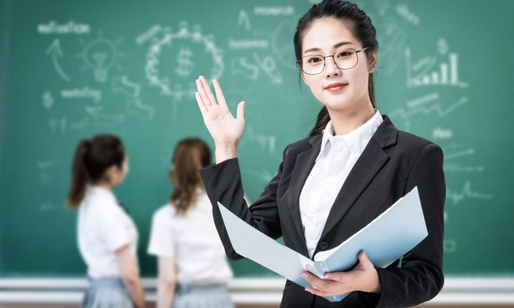 Học ngôn ngữ Anh làm giáo viên trường công được không?