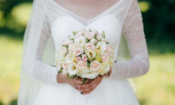 Mời cưới 6.000 người qua email, cô dâu gây phẫn nộ chỉ vì hành động này