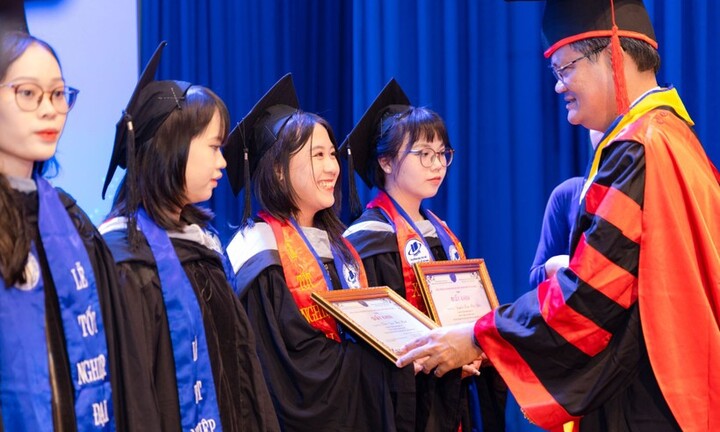 Hơn 93% sinh viên Trường ĐH Mở TP.HCM đều có việc làm sau khi ra trường