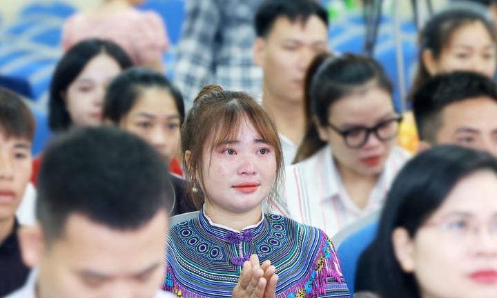 Thực hiện hóa giấc mơ làm bố, làm mẹ của cặp vợ chồng người dân tộc thiểu số