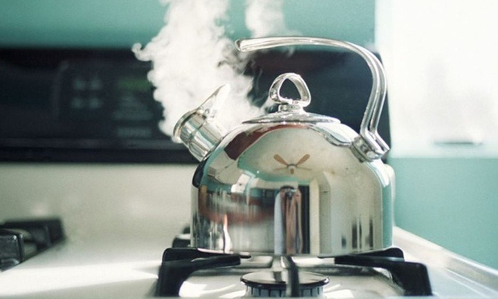 Uống nước đun sôi nhiều lần có hại không?