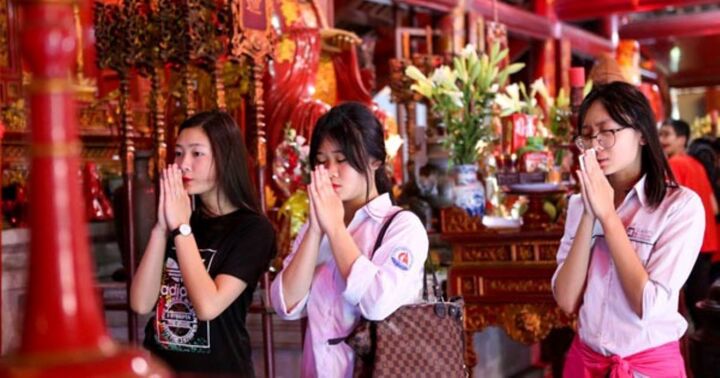 Văn khấn cầu thi cử đỗ đạt trong kỳ thi tốt nghiệp THPT 2024