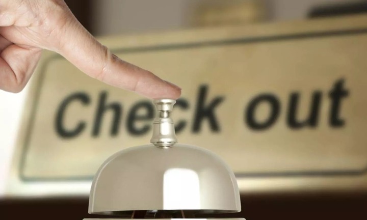 Vì sao khách sạn thường cho khách nhận phòng lúc 14h và trả phòng lúc 12h?