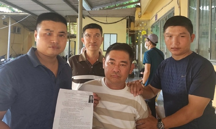 Bắt đối tượng bị truy nã đặc biệt sau nhiều giờ mật phục