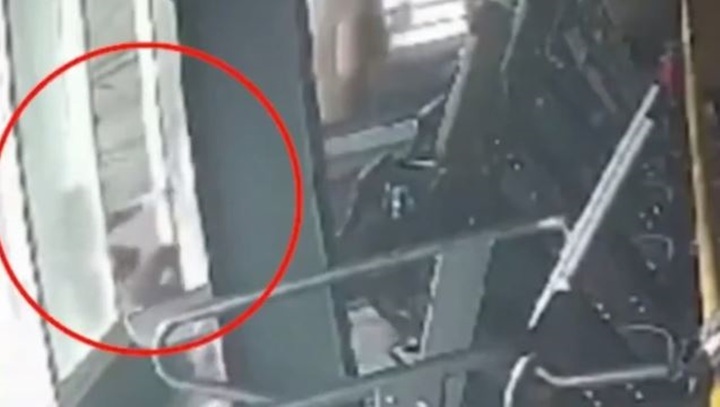 Video: Cô gái 22 tuổi thiệt mạng thương tâm sau khi ngã từ cửa sổ phòng gym