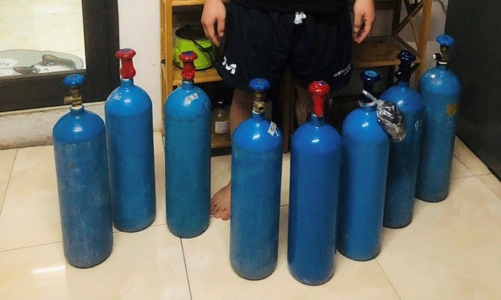 Phát hiện đối tượng mang bình “khí cười” đi bán lẻ ở Quảng Ninh