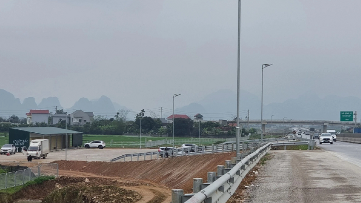 Bộ GTVT thông tin về tiến độ đầu tư trạm dừng nghỉ trên các tuyến cao tốc