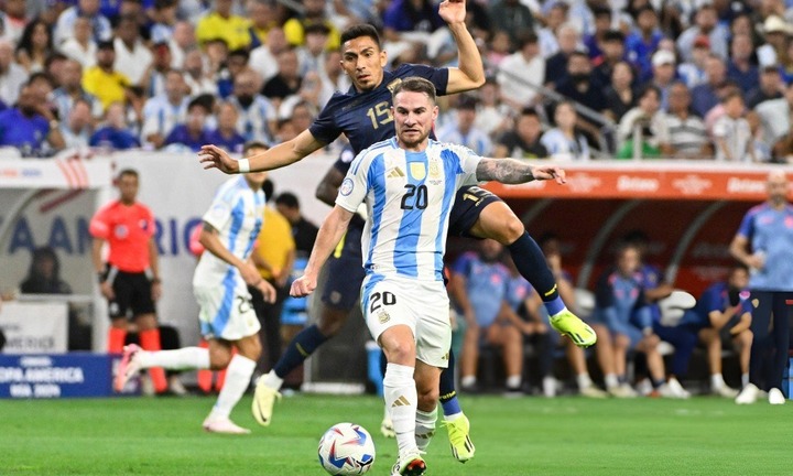 Messi đá hỏng phạt đền, Argentina chật vật vào bán kết Copa America 2024