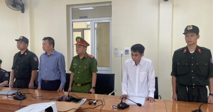 Bắt tạm giam Chi cục trưởng hải quan cửa khẩu ở Hà Giang