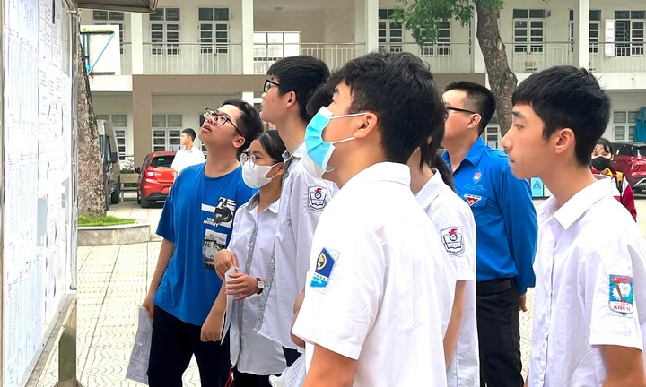 Vì sao Hà Nội hoãn xét duyệt điểm chuẩn bổ sung vào lớp 10?