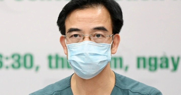 Lý do giáo sư Nguyễn Quang Tuấn phải thực hành, xin lại giấy phép hành nghề