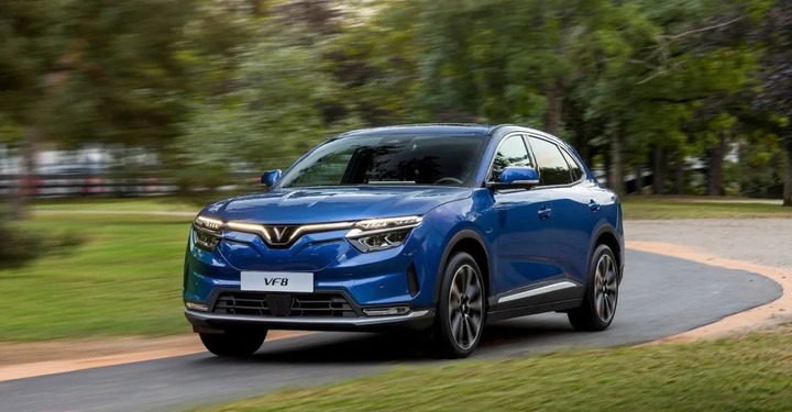 Điều khiển ô tô điện có cần giấy phép lái xe không?