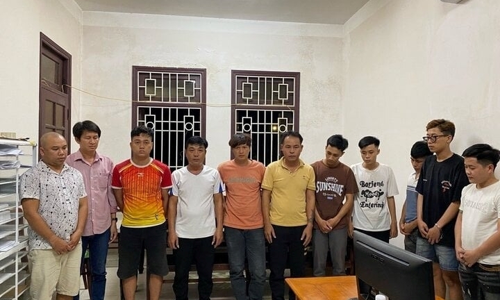 Công an Quảng Nam triệt phá 3 đường dây cá độ bóng đá, khởi tố 16 người