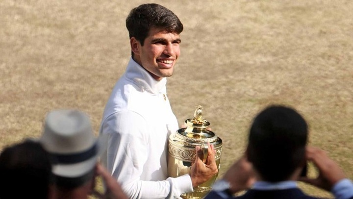 Thắng áp đảo Djokovic, Carlos Alcaraz đi vào lịch sử nhanh hơn  "Big 3 "