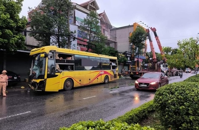 Tin tức tai nạn giao thông mới nhất ngày 19/7: Va chạm với xe ô tô, 1 người chết