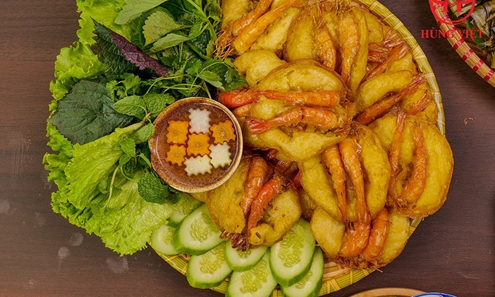 Quanh Hồ Tây có gì hấp dẫn?